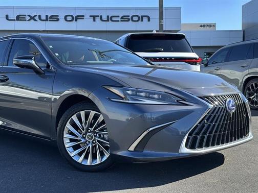 2022 Lexus ES 300h Luxury
