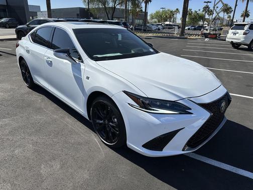 2025 Lexus ES 300h F SPORT Design