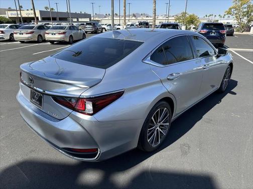 2025 Lexus ES 300h F SPORT Design