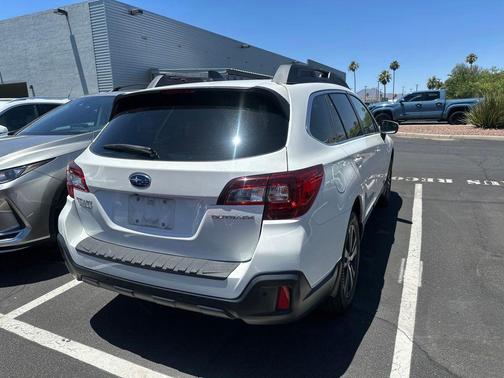 Crystal White Pearl 2019 Subaru Outback 2.5i Limited