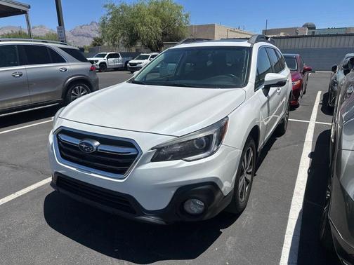Crystal White Pearl 2019 Subaru Outback 2.5i Limited