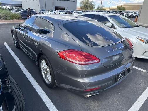 2015 Porsche Panamera 4