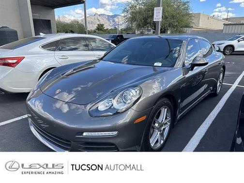 2015 Porsche Panamera 4