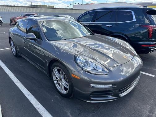 2015 Porsche Panamera 4