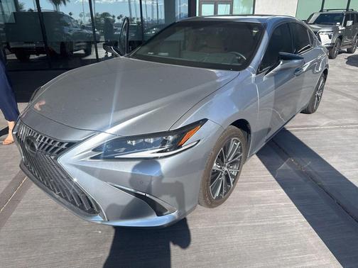 Iridium 2024 Lexus ES 300h Base