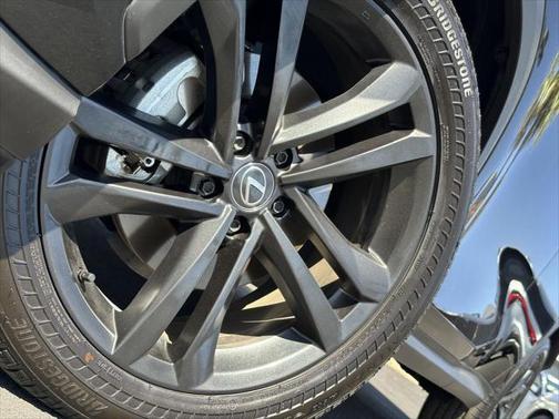 2024 Lexus NX 450h+ Luxury