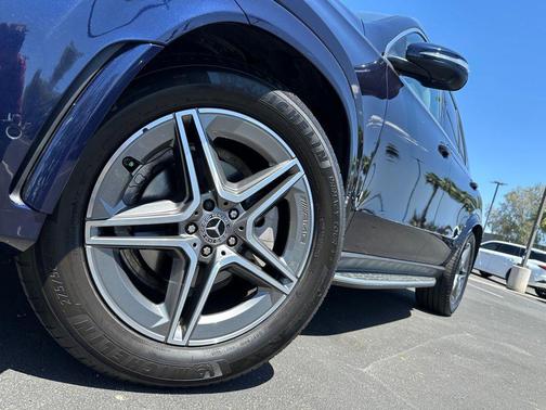Blue 2022 Mercedes-Benz GLE 350 4MATIC