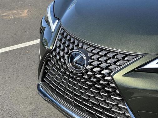2025 Lexus UX 300h Base