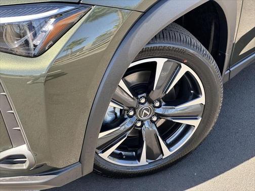 2025 Lexus UX 300h Base