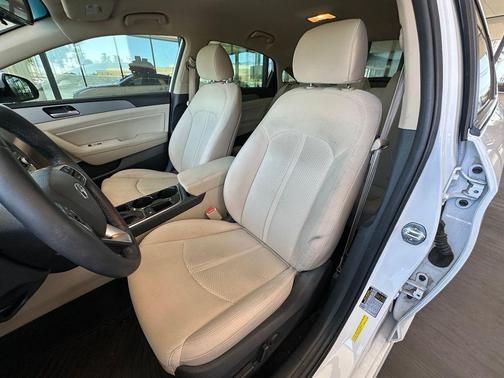 Quartz White Pearl 2018 Hyundai SONATA SEL