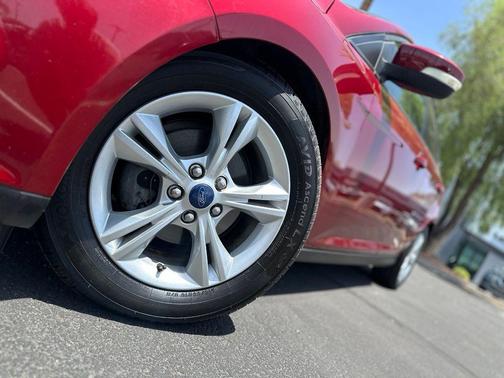 Ruby Red Metallic 2013 Ford Focus SE