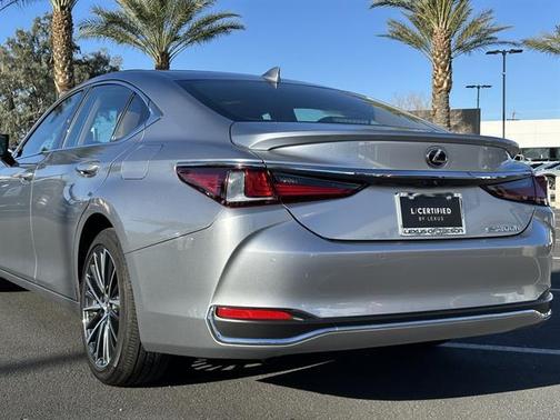 2025 Lexus ES 300h Base