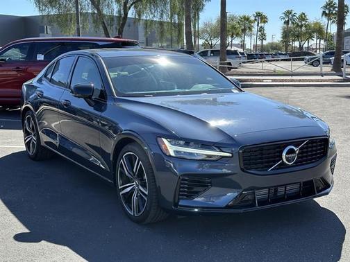 2021 Volvo S60 Recharge Plug-In Hybrid T8 R-Design Expression