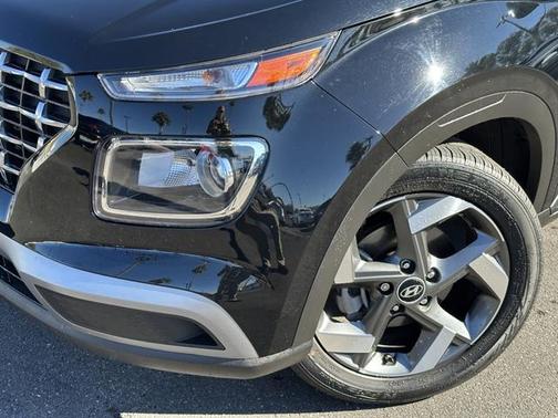 2022 Hyundai VENUE SEL