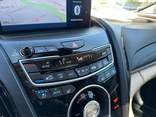 White Diamond Pearl 2019 Acura RDX Advance Package