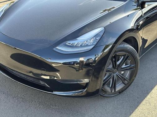 2021 Tesla Model Y Standard Range Rear-Wheel Drive