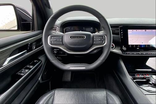 Diamond Black Crystal Pearlcoat 2024 Jeep Wagoneer Series II 4x2