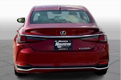 2022 Lexus ES 300h BASE