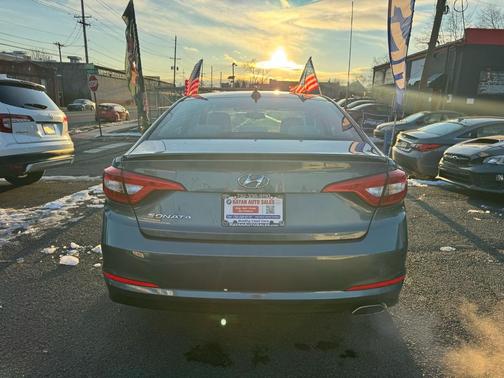 2016 Hyundai SONATA SE