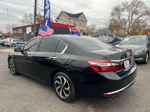 2017 Honda Accord EX-L w/Navigation & Honda Sensing