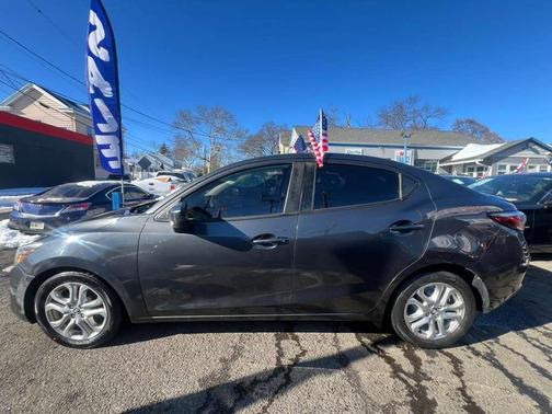 2017 Toyota Yaris iA Base