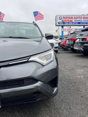 Magnetic Gray Metallic 2018 Toyota RAV4 LE
