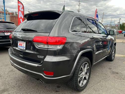 2018 Jeep Grand Cherokee Sterling Edition