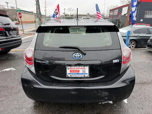 2013 Toyota Prius c One