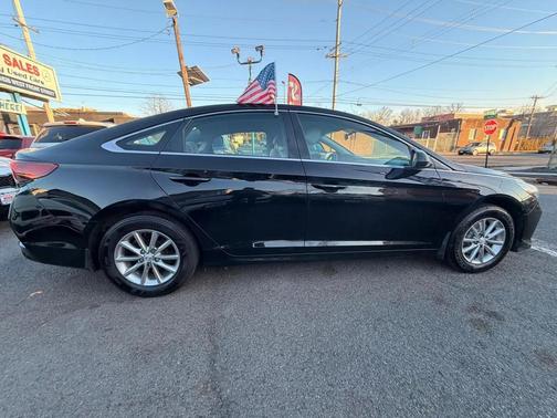 2018 Hyundai SONATA SE