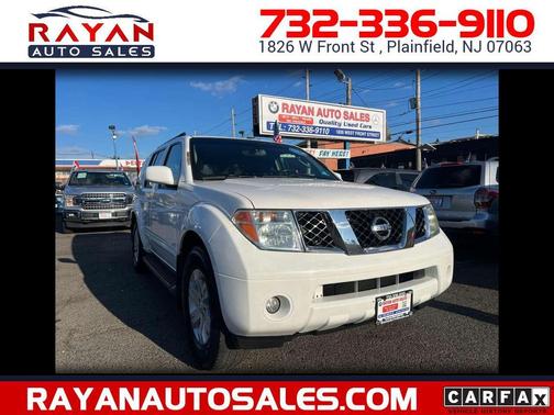 2005 Nissan Pathfinder XE