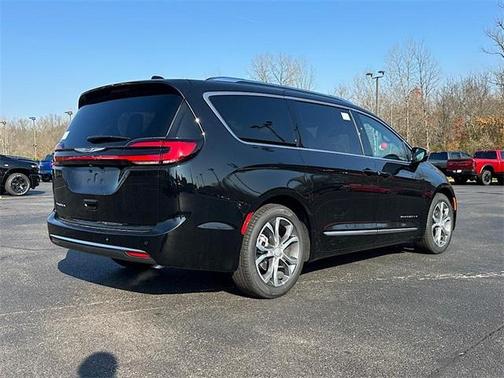 2026 Chrysler Pacifica Pinnacle