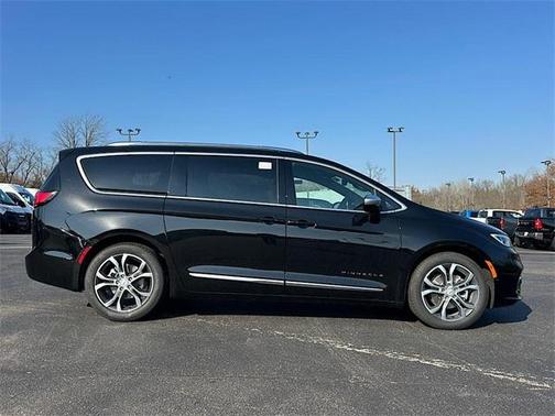 2026 Chrysler Pacifica Pinnacle