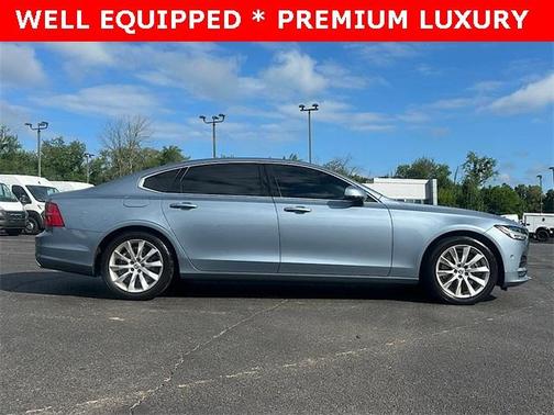 2018 Volvo S90 T6 Momentum
