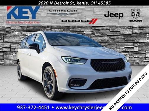 2026 Chrysler Pacifica Select