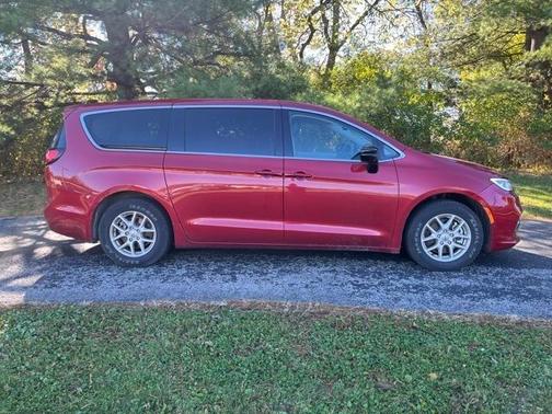 2024 Chrysler Pacifica Touring-L