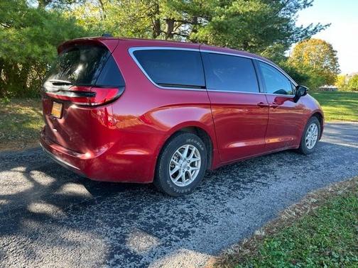 2024 Chrysler Pacifica Touring-L