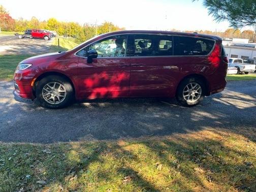2024 Chrysler Pacifica Touring-L