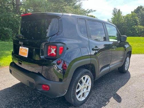 Black Clearcoat 2023 Jeep Renegade Latitude