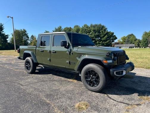 2023 Jeep Gladiator Sport