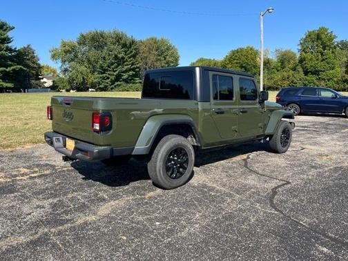 2023 Jeep Gladiator Sport