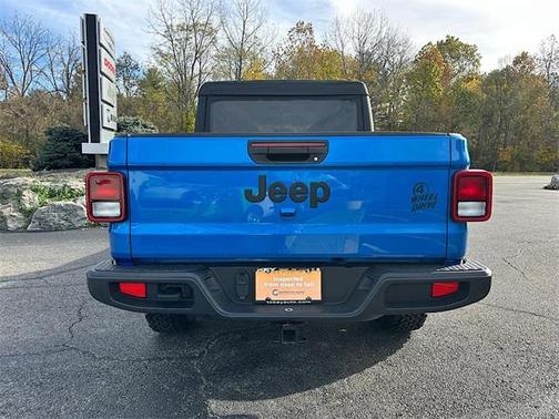 2023 Jeep Gladiator Sport