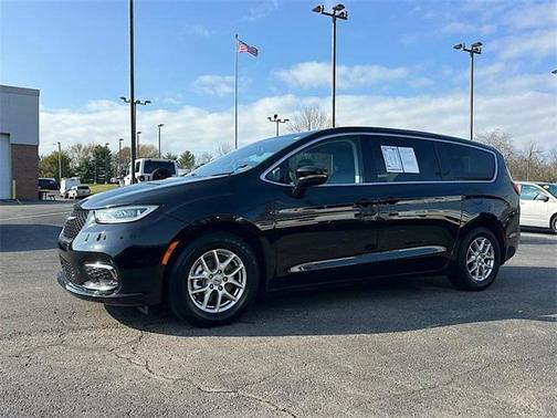 2024 Chrysler Pacifica Touring-L