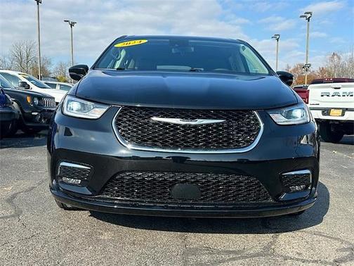 2024 Chrysler Pacifica Touring-L