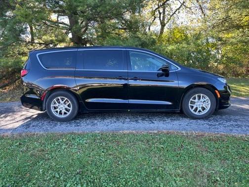 2024 Chrysler Pacifica Touring-L