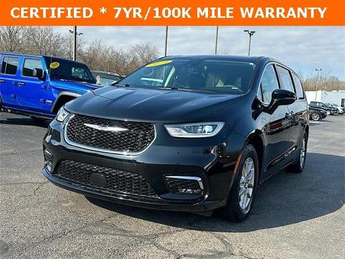 2024 Chrysler Pacifica Touring-L