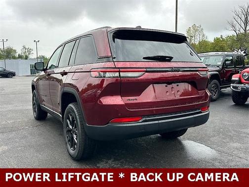 2025 Jeep Grand Cherokee Laredo
