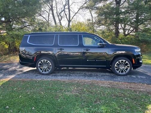 2023 Jeep Grand Wagoneer L Series III