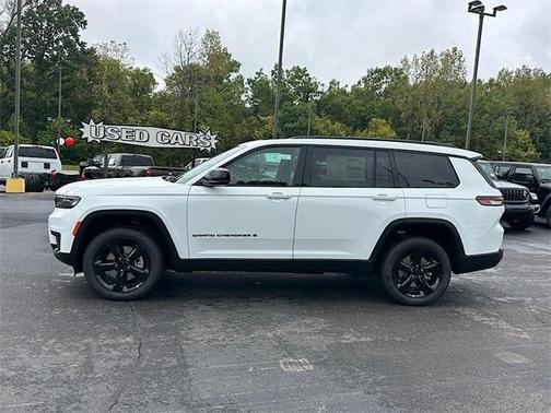 2025 Jeep Grand Cherokee L Laredo