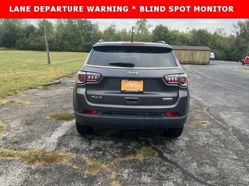2022 Jeep Compass Latitude Lux