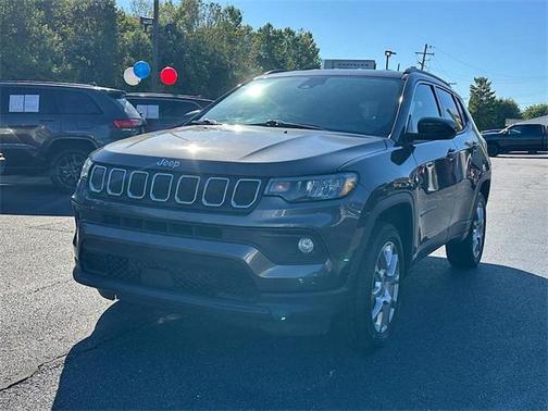 2022 Jeep Compass Latitude Lux